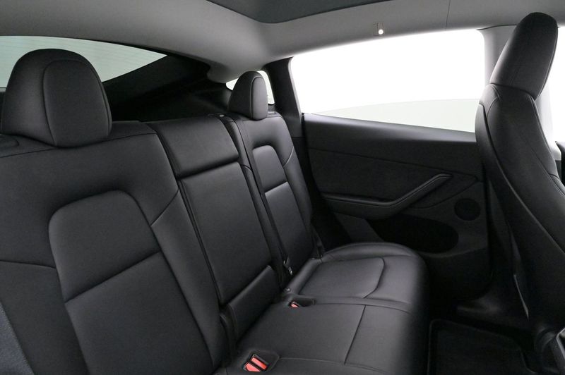 Tesla Model Y bild 21