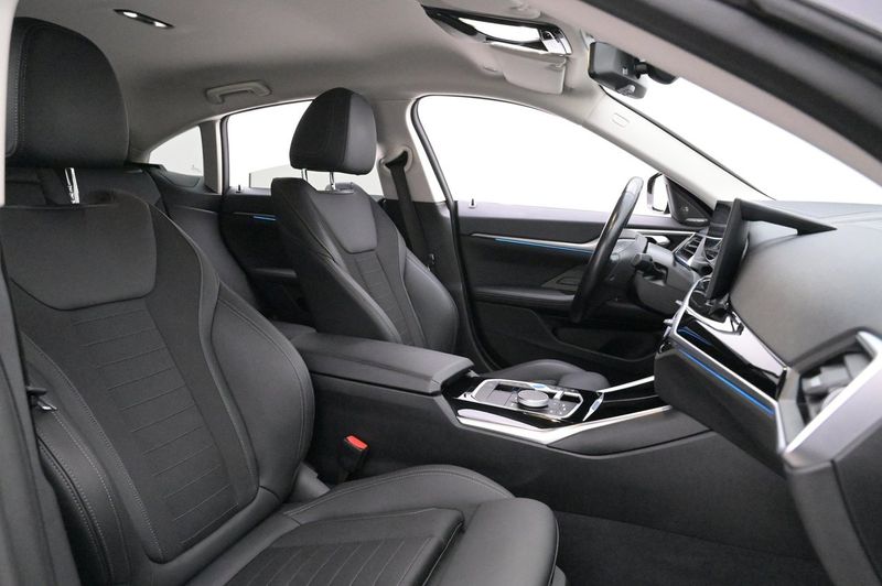 BMW i4 bild 14