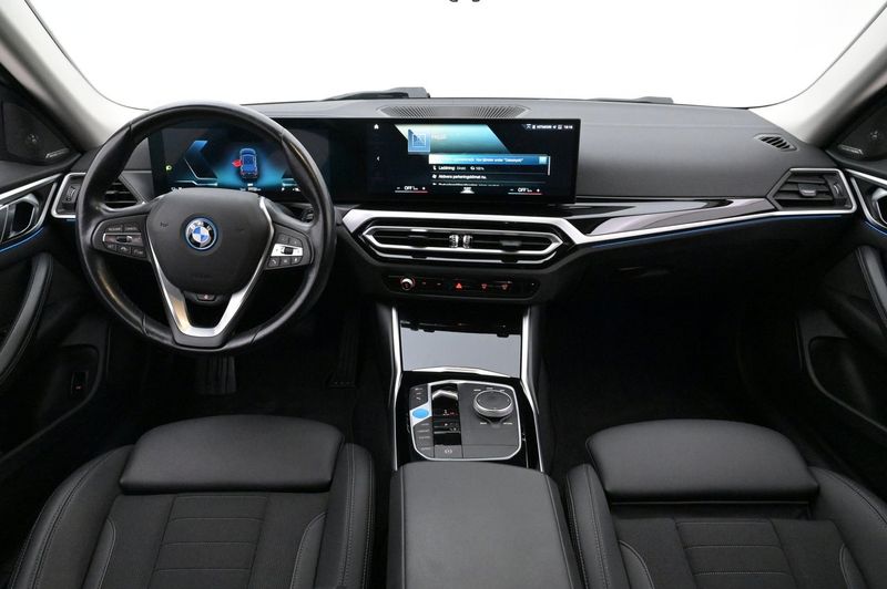 BMW i4 bild 6
