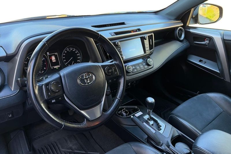 Toyota RAV4 bild 8