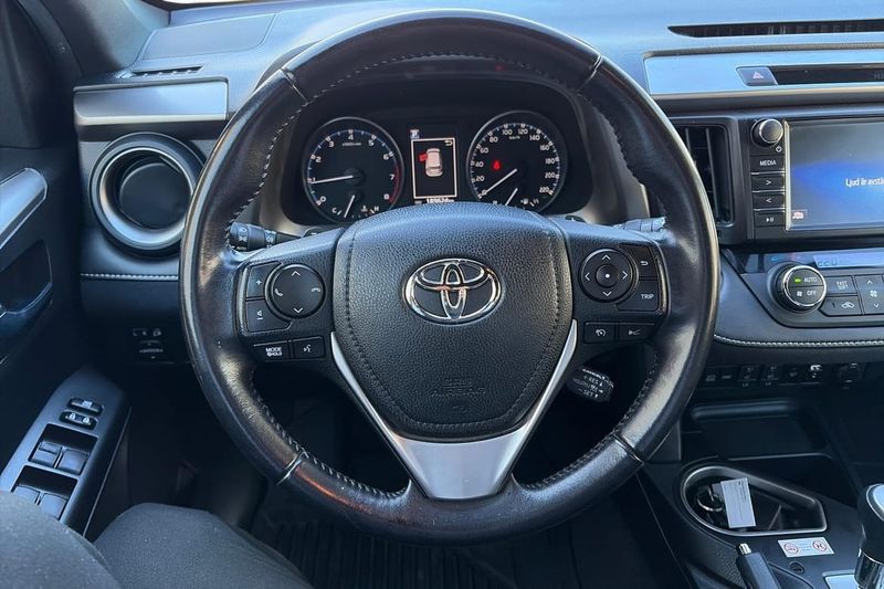 Toyota RAV4 bild 9