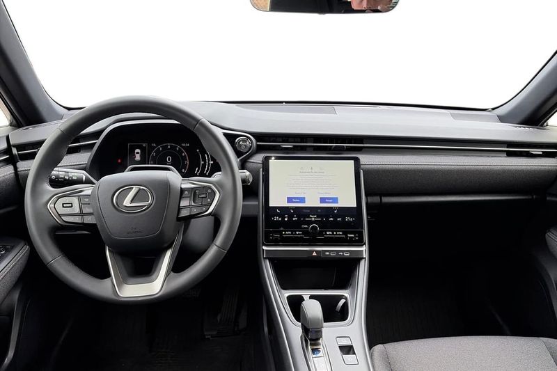 Lexus LBX bild 9