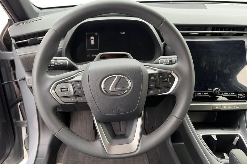 Lexus LBX bild 13