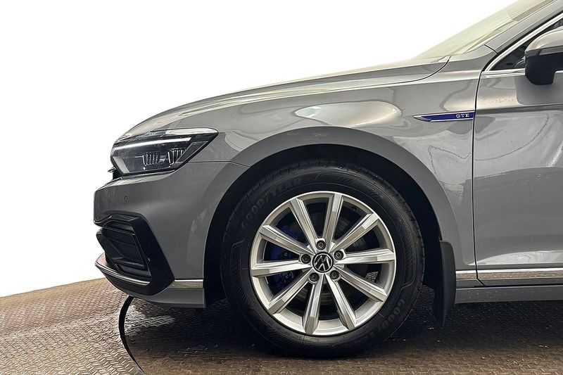 Volkswagen Passat bild 11