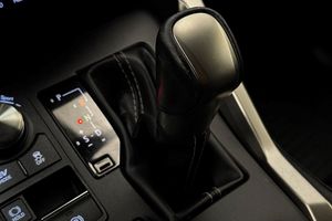 Lexus NX bild 28