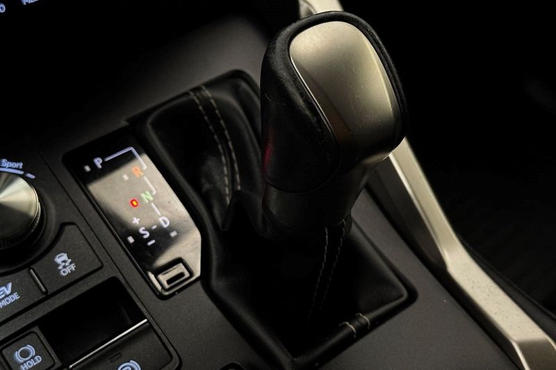 Lexus NX bild 28