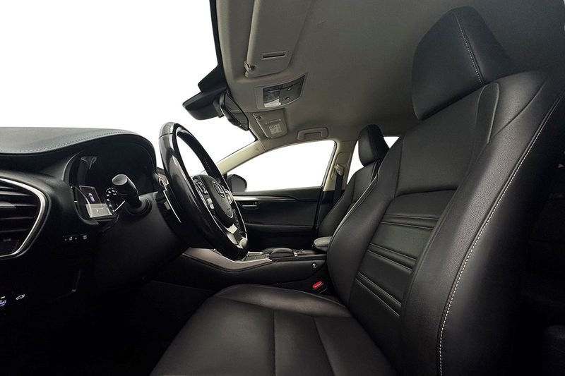 Lexus NX bild 11