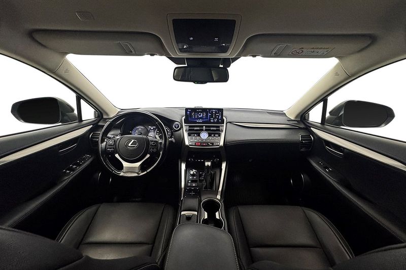 Lexus NX bild 14