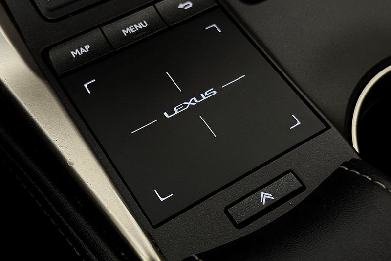 Lexus NX bild 29