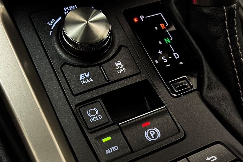 Lexus NX bild 27
