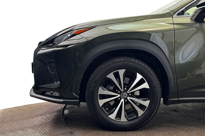 Lexus NX bild 10