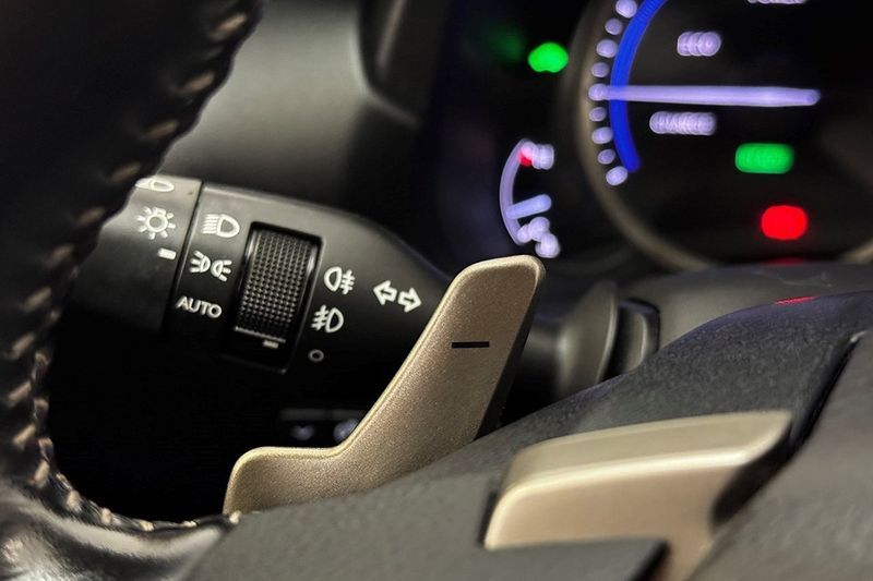 Lexus NX bild 19