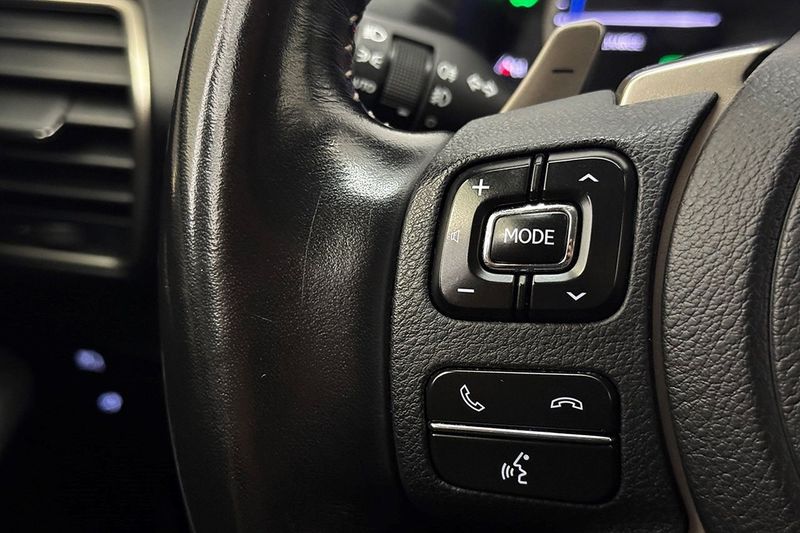 Lexus NX bild 17