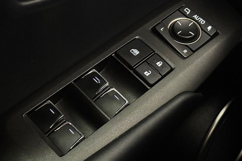 Lexus NX bild 32
