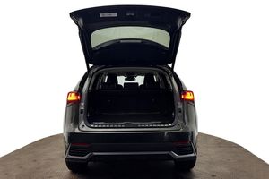 Lexus NX bild 8