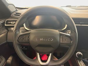 Lynk & Co 01 bild 12