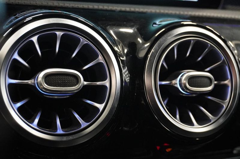 Mercedes CLA180 bild 10