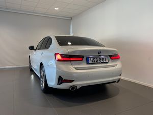 BMW 330 bild 10