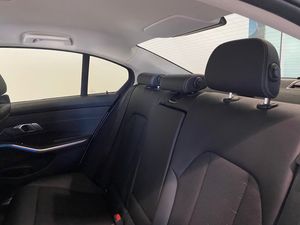 BMW 330 bild 9