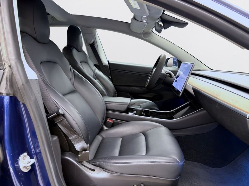 Tesla Model 3 bild 12