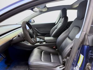 Tesla Model 3 bild 8