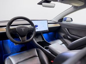 Tesla Model 3 bild 14