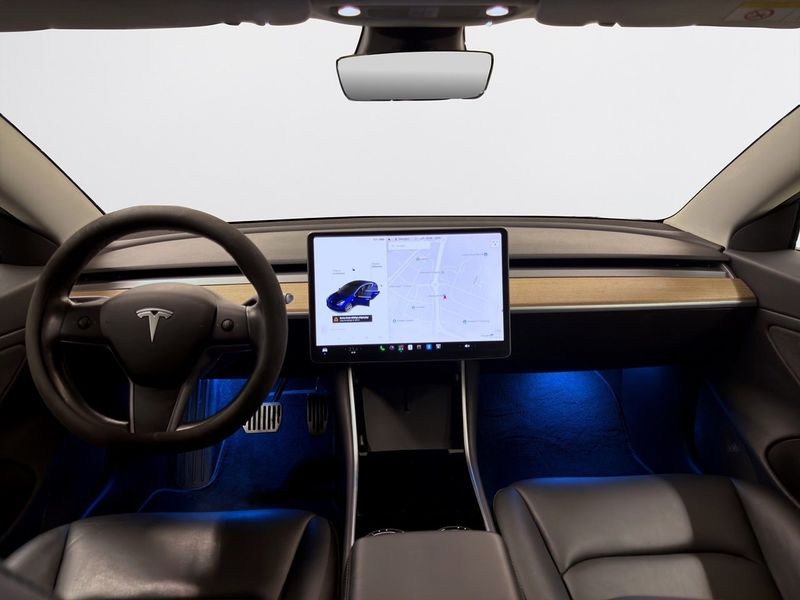 Tesla Model 3 bild 10