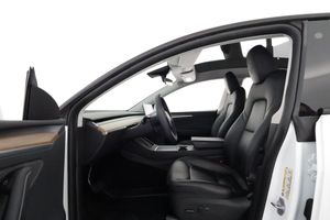 Tesla Model Y bild 10