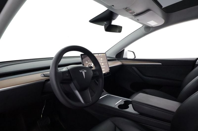 Tesla Model Y bild 11