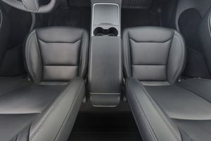 Tesla Model Y bild 14