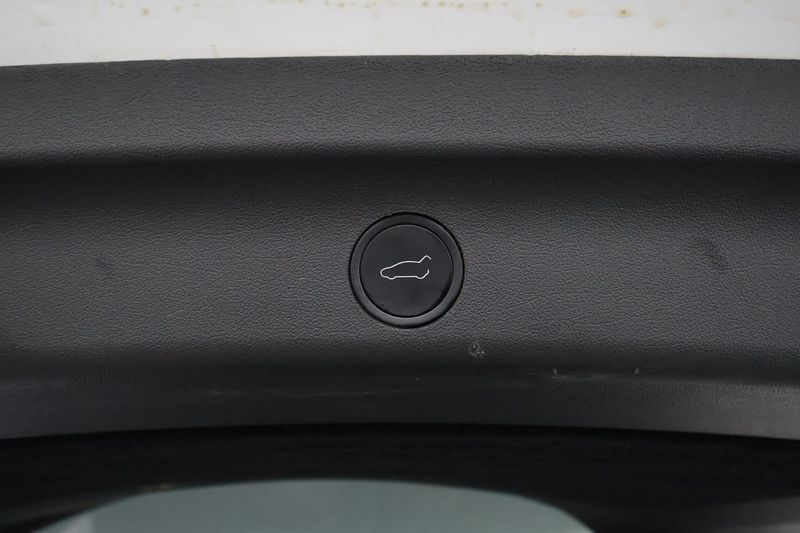 Tesla Model Y bild 26
