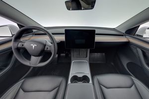 Tesla Model Y bild 13
