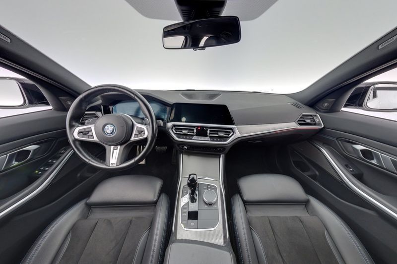 BMW 330 bild 13