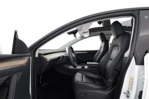 Tesla Model Y bild 10