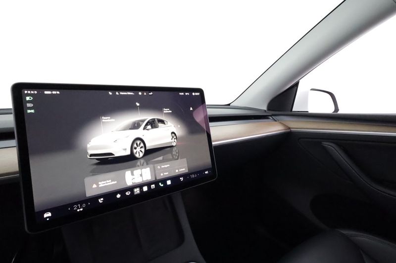 Tesla Model Y bild 21