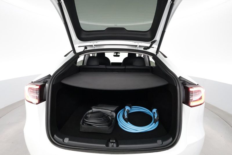 Tesla Model Y bild 24