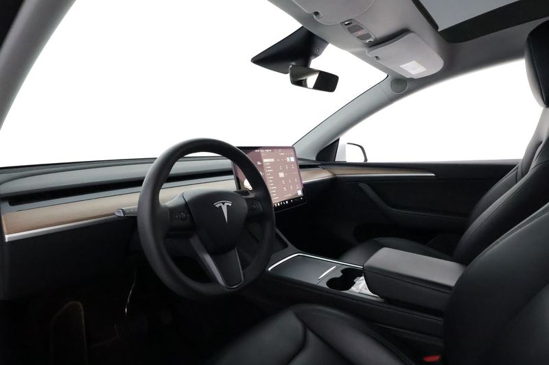 Tesla Model Y bild 11