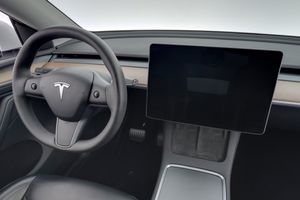 Tesla Model Y bild 15
