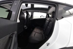 Tesla Model Y bild 12