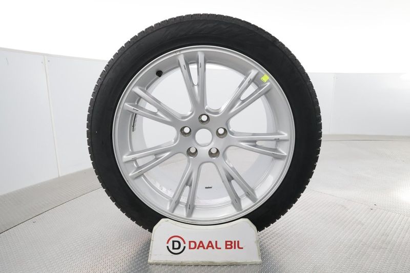 Tesla Model Y bild 23