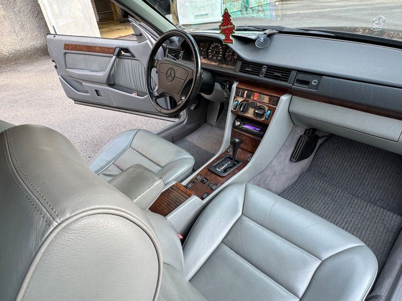 Mercedes E300 bild 12