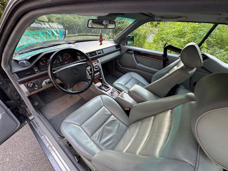 Mercedes E300 bild 14