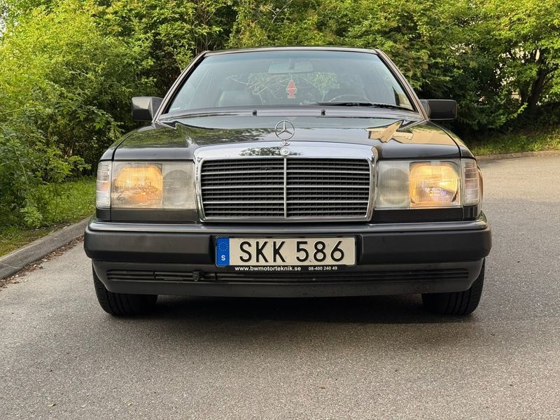 Mercedes E300 bild 2