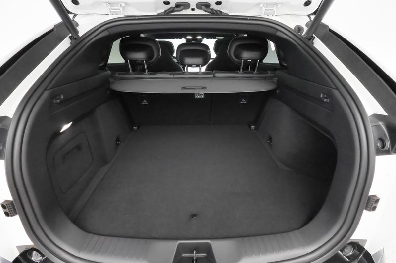 Mazda CX-6e bild 17