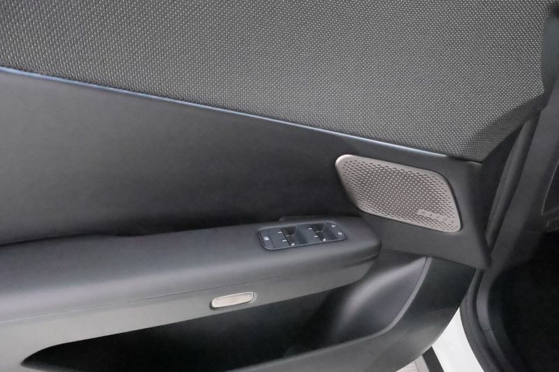 Mazda CX-6e bild 18