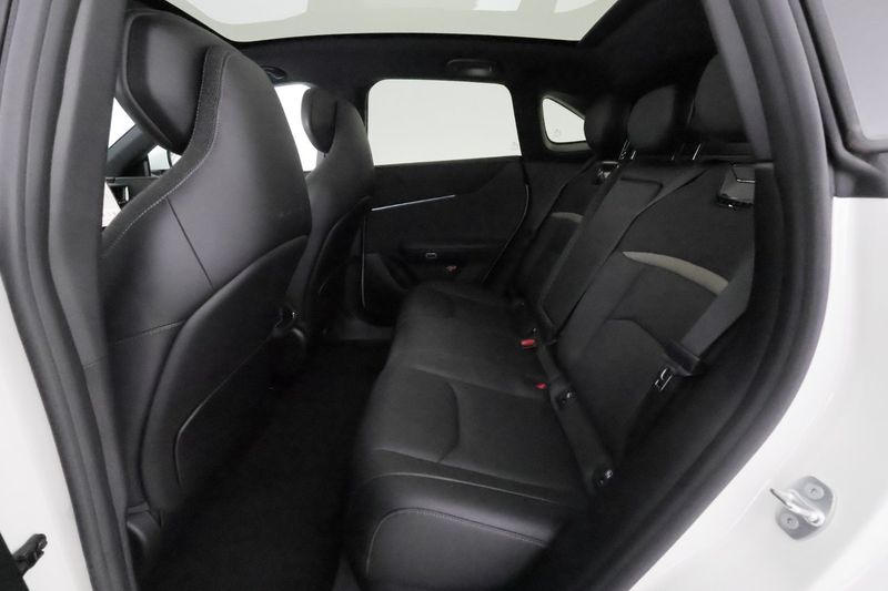 Mazda CX-6e bild 13