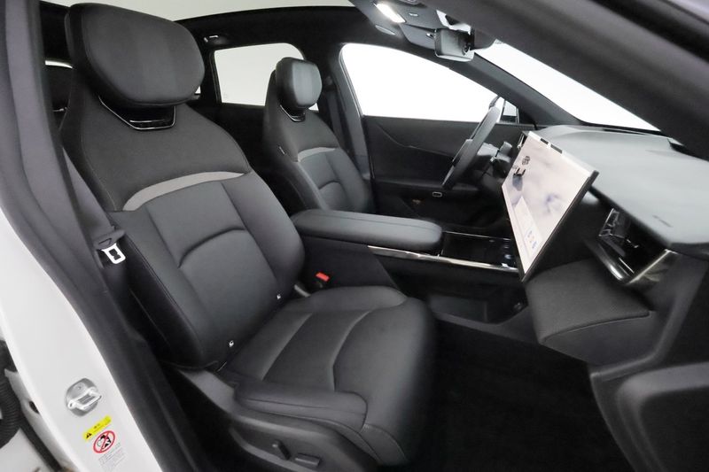 Mazda CX-6e bild 15