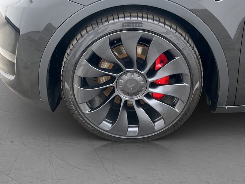 Tesla Model Y bild 32