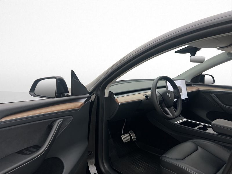 Tesla Model Y bild 12