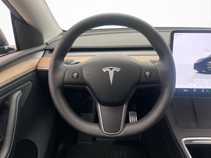 Tesla Model Y bild 16